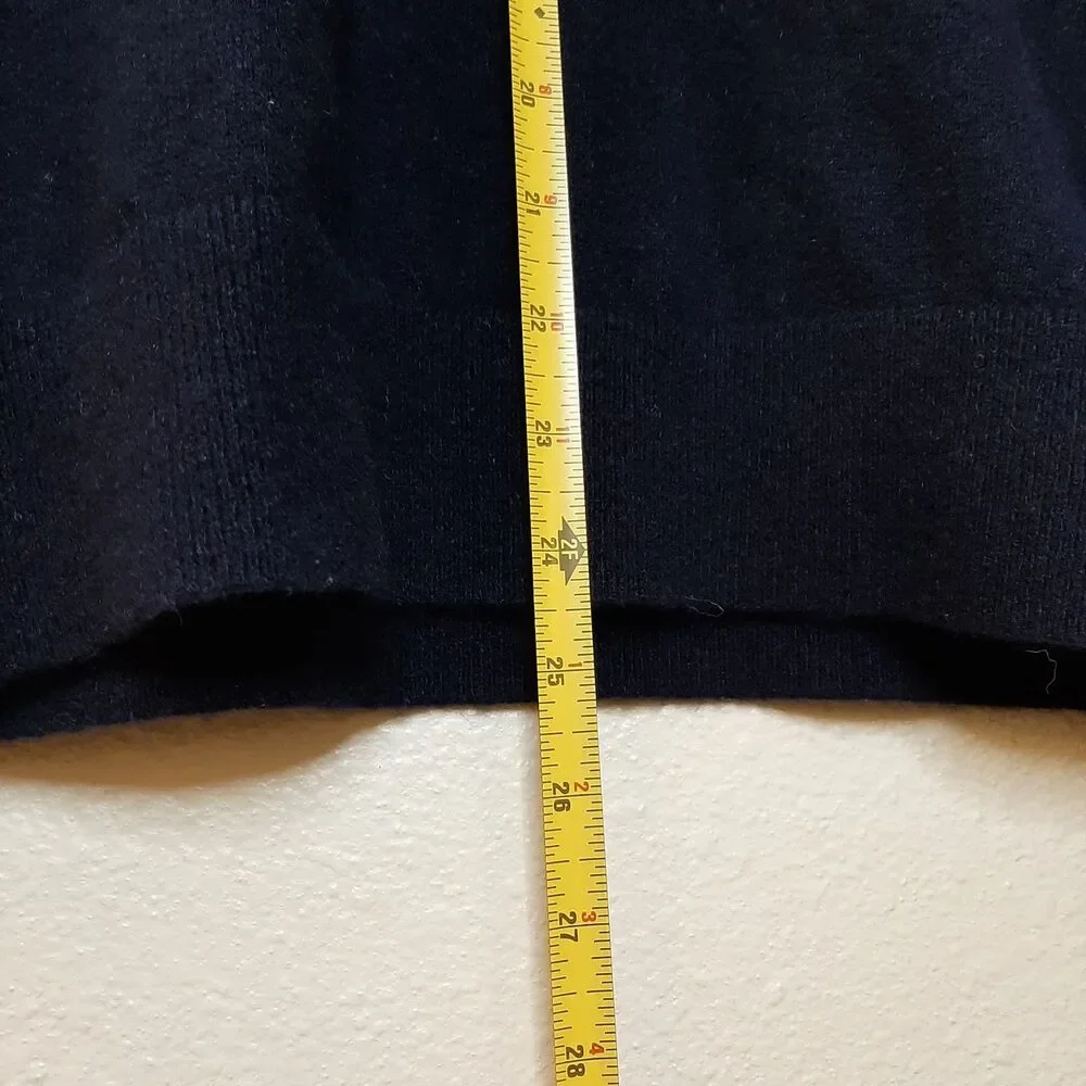 Vince Sweater Black Women Size XS 100% Cashmere Pullover V-Neck Long Sleeves - Picture 2 of 11